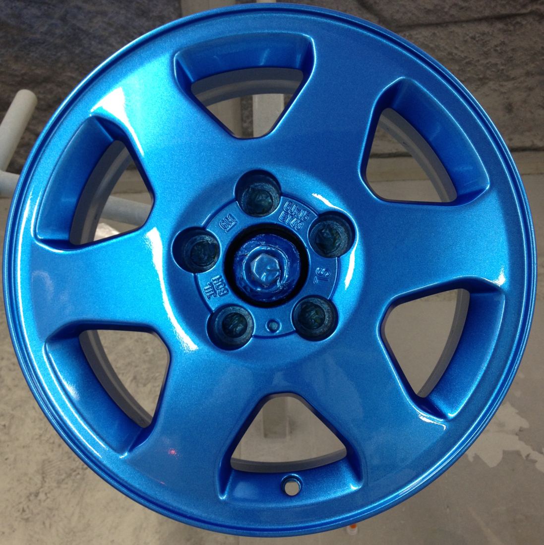 Alloy wheel refurbished in a bespoke colour finish