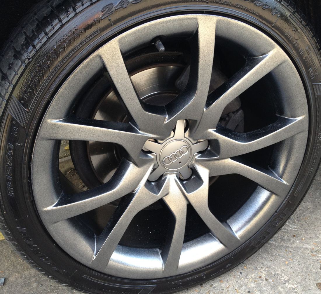 Audi A5 alloy wheel refurbished in a bespoke colour