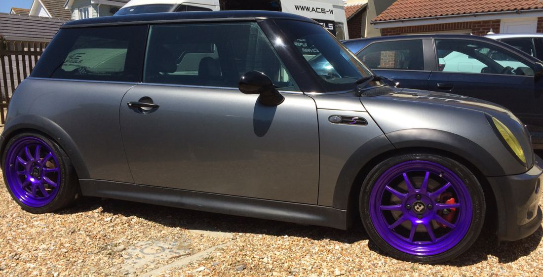 Mini alloy wheel refurbished in a bespoke colour