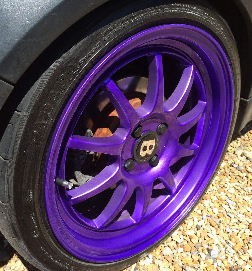 Mini alloy wheel refurbished in a bespoke colour