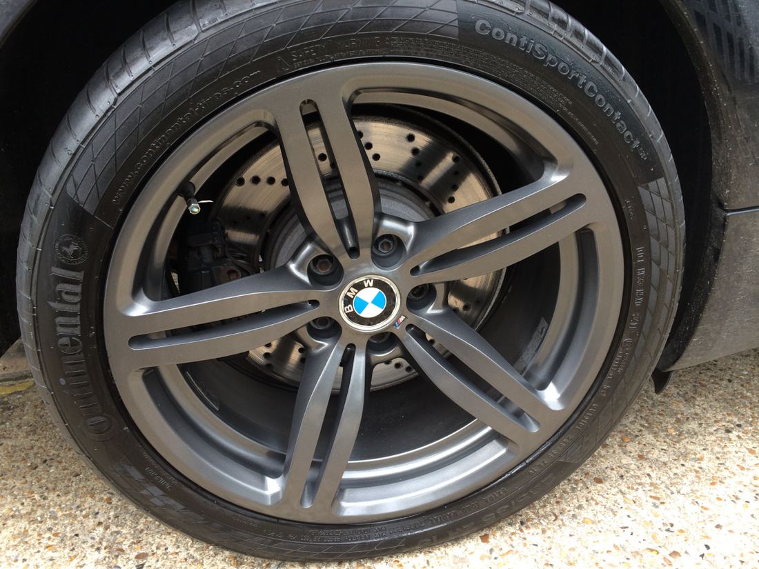 BMW M Series alloy wheel refurbished in gunmetal