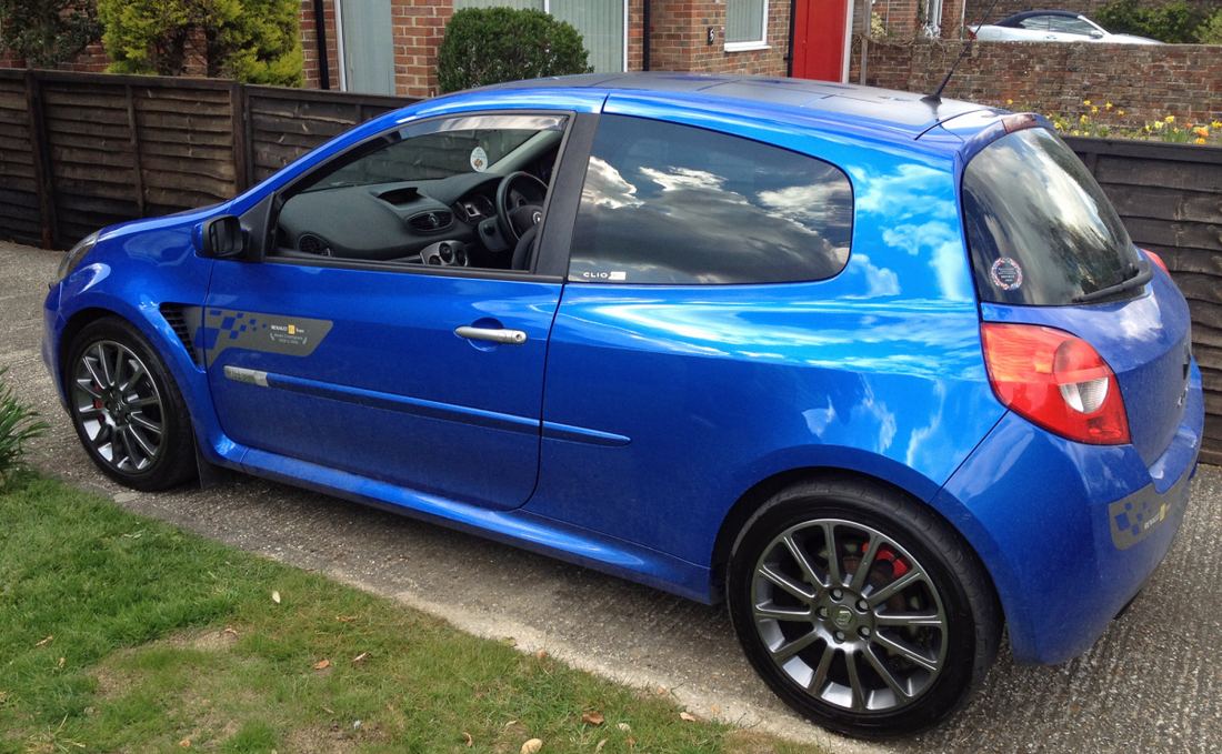 Renault Clio alloy wheel refurbished in gunmetal