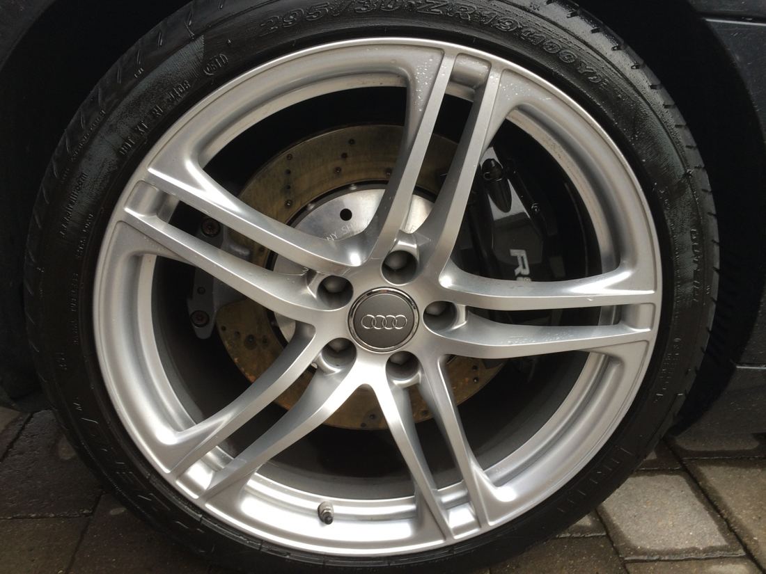 Audi R8 alloy wheel refurbished in silver